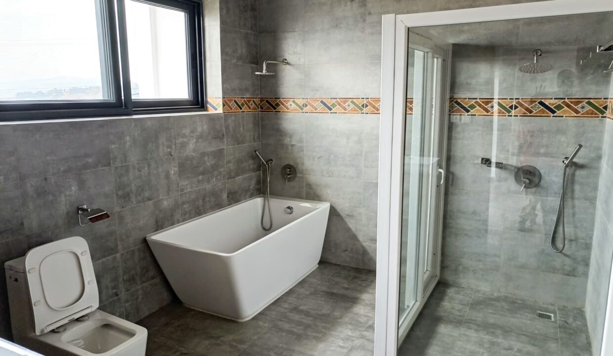 WhatsApp Image 2025-08-13 at 21.34.12_81024248